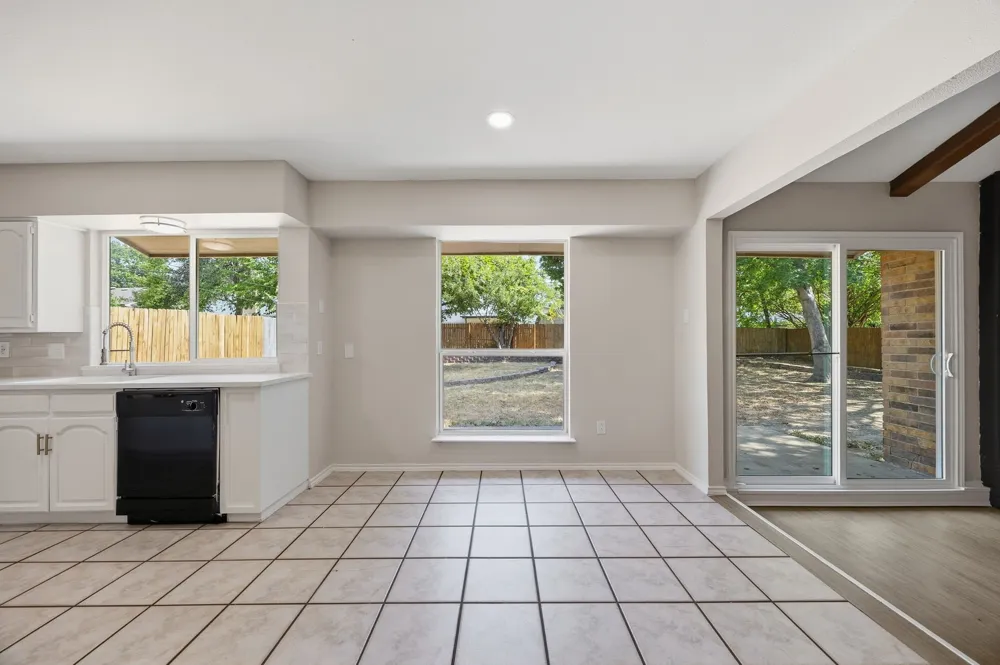 756 NW Charlyne Drive Burleson, TX 76028