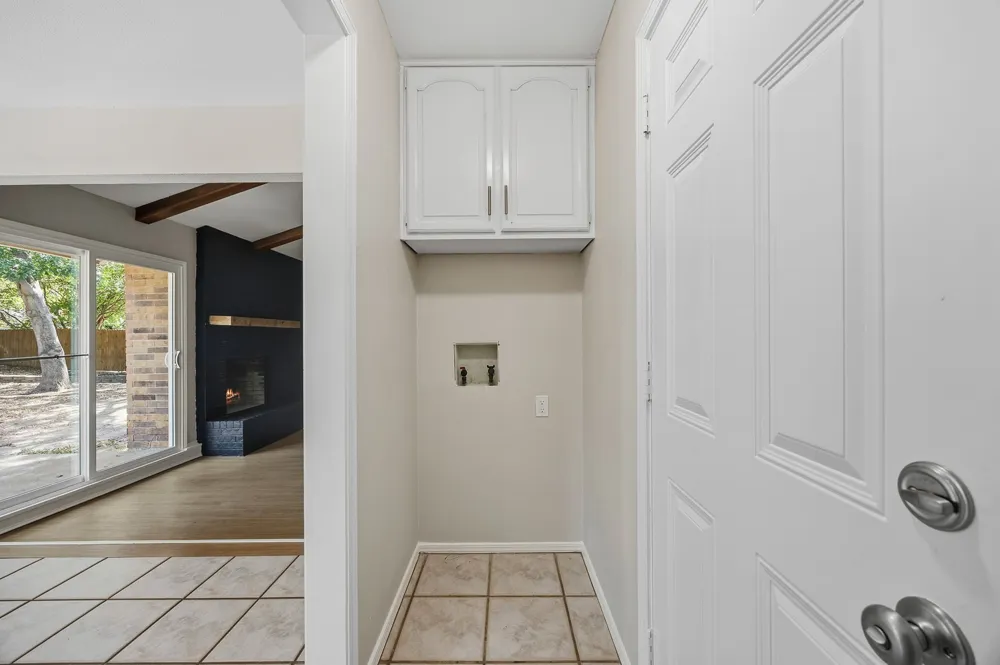 756 NW Charlyne Drive Burleson, TX 76028