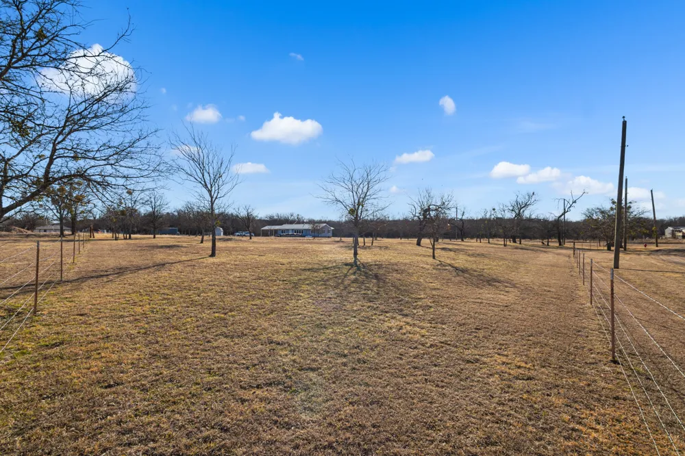 305 Cheyenne Drive Runaway Bay, TX 76426