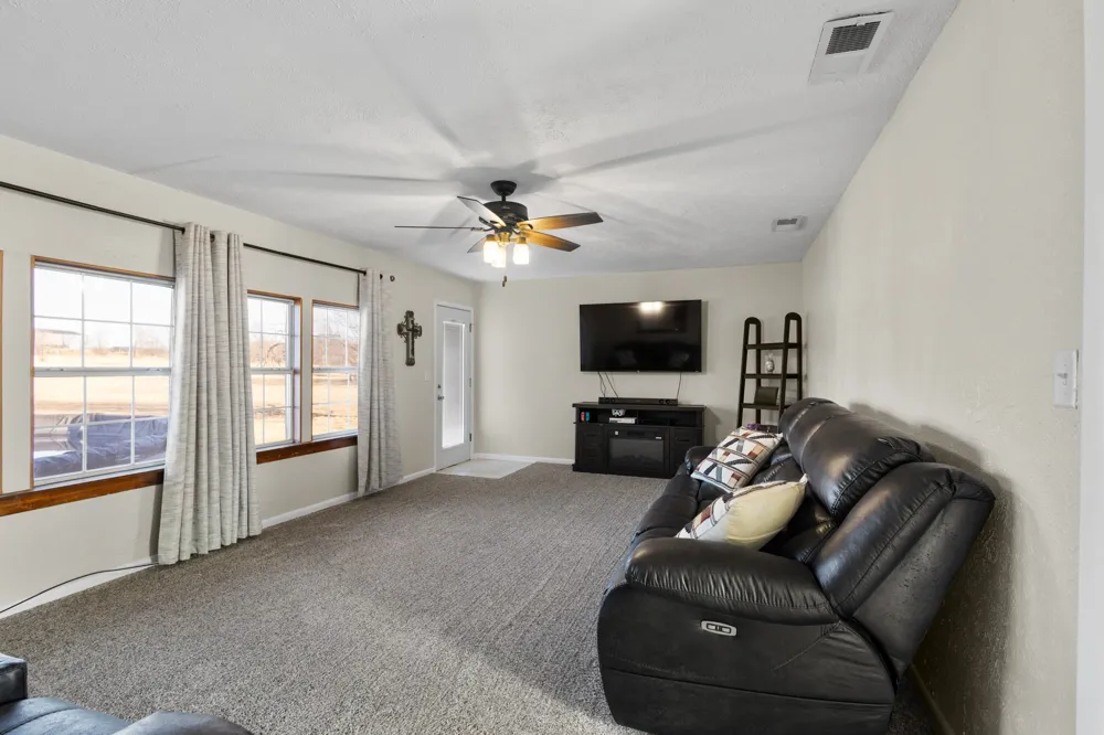 305 Cheyenne Drive Runaway Bay, TX 76426