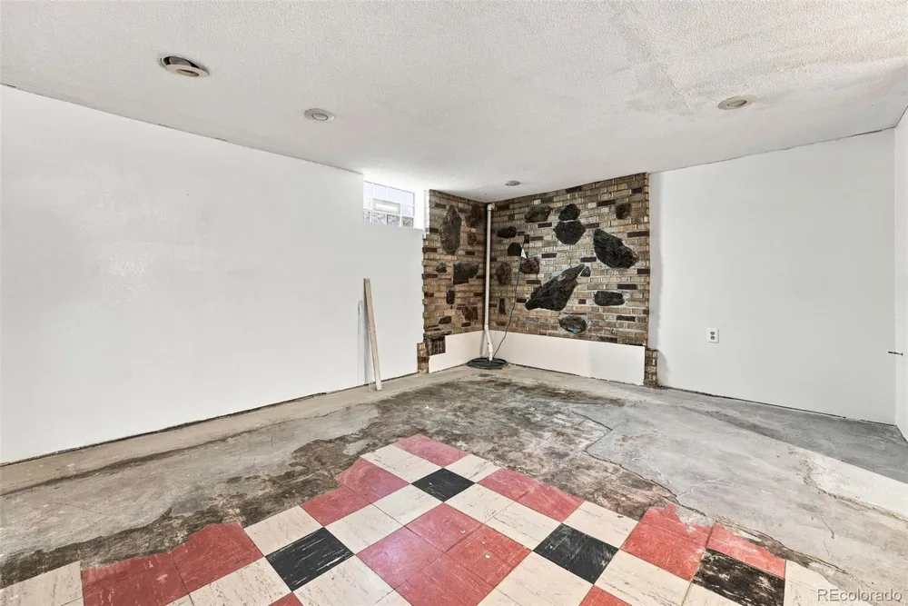 7630 W 24th Avenue Lakewood, CO 80214