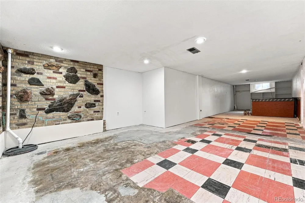 7630 W 24th Avenue Lakewood, CO 80214