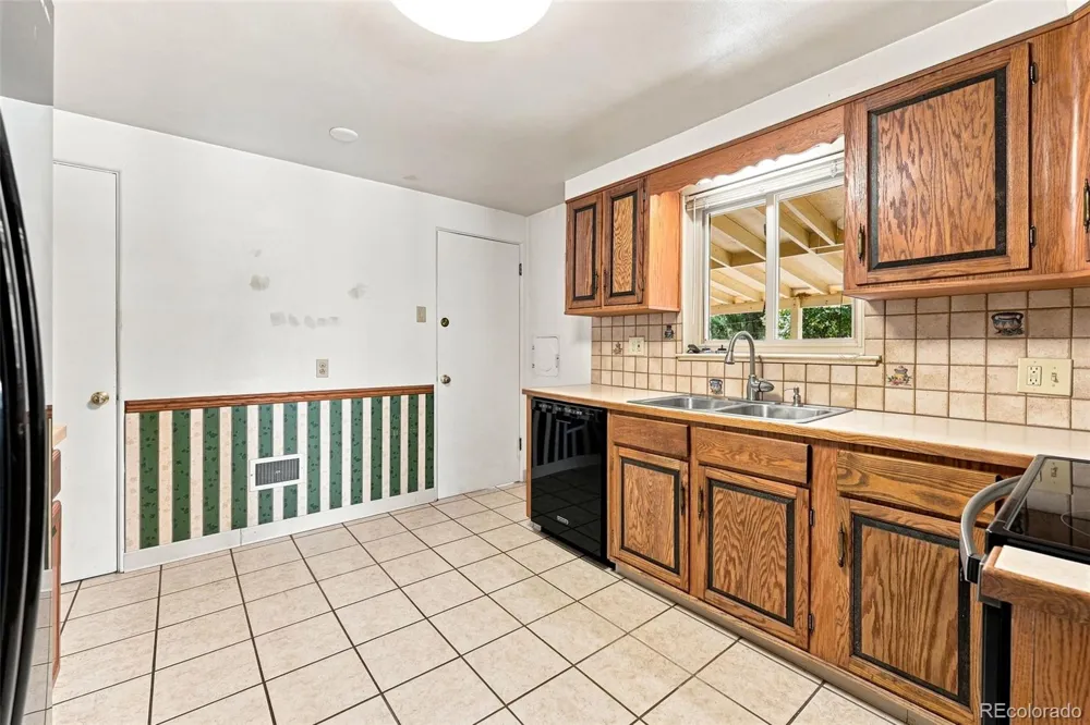 7630 W 24th Avenue Lakewood, CO 80214