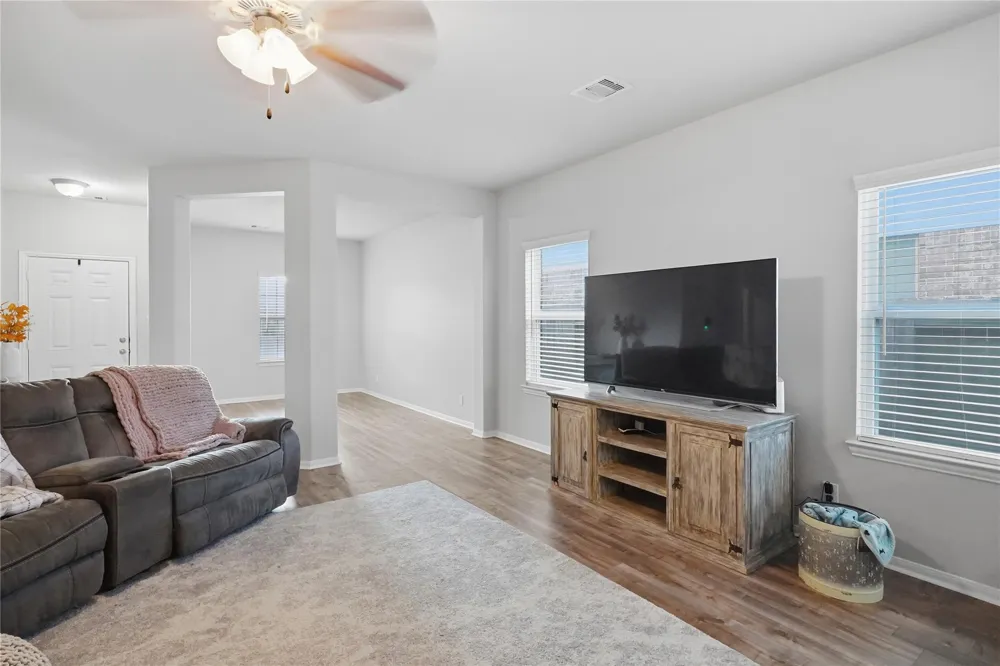 1523 Barras Street Alvin, TX 77511