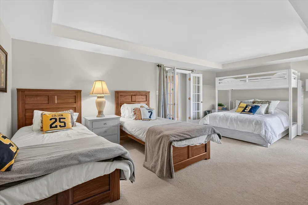 117 Ponds View Drive Ann Arbor, MI 48103