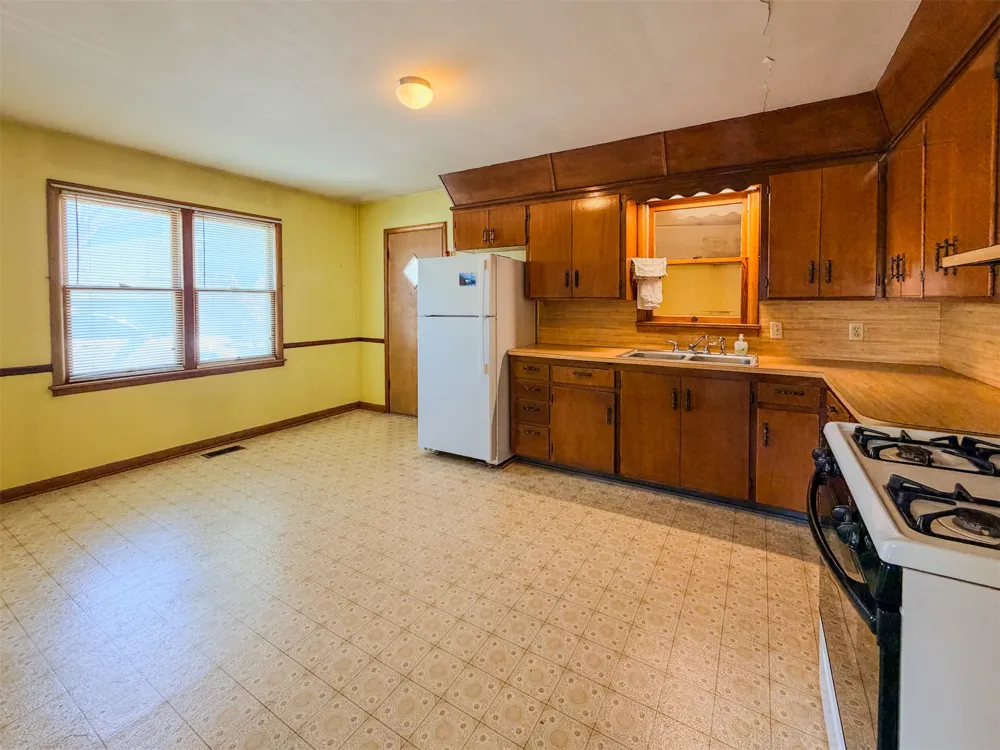 1121 W 4th Street Tahlequah, OK 74464