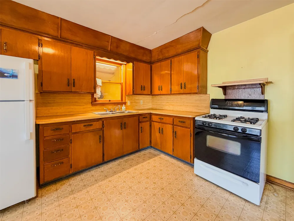 1121 W 4th Street Tahlequah, OK 74464
