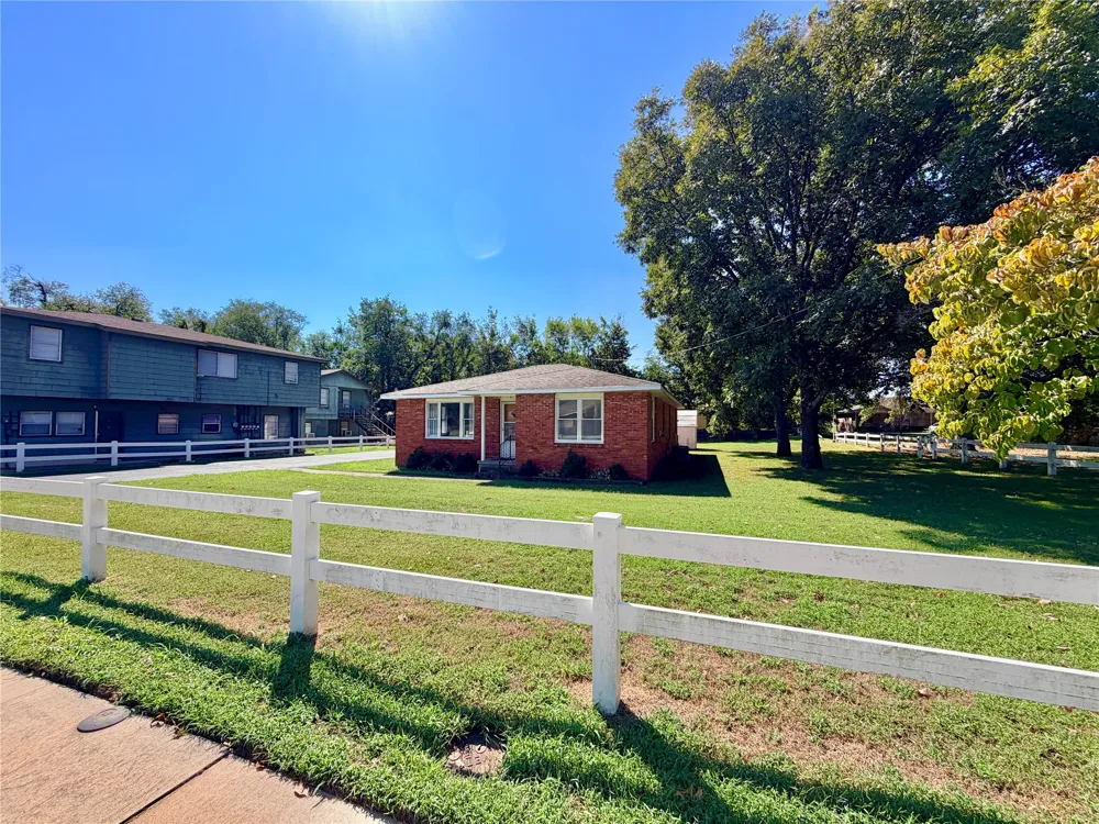 1121 W 4th Street Tahlequah, OK 74464