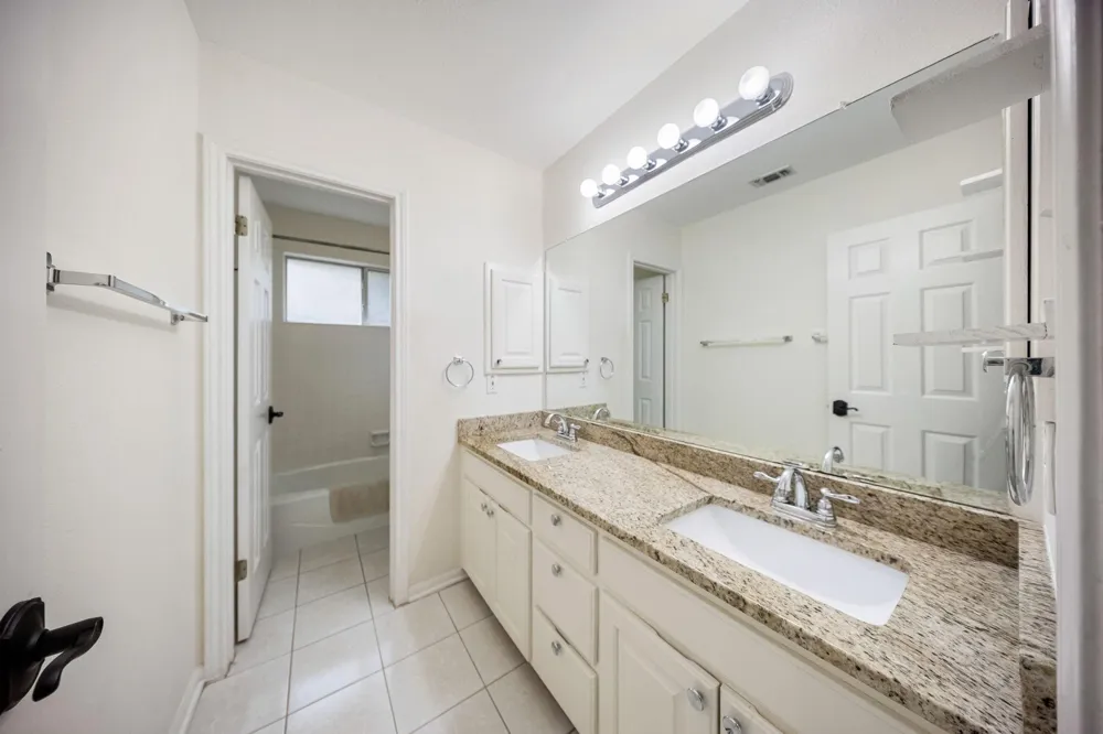 2231 Bentoak Hollow San Antonio, TX 78248