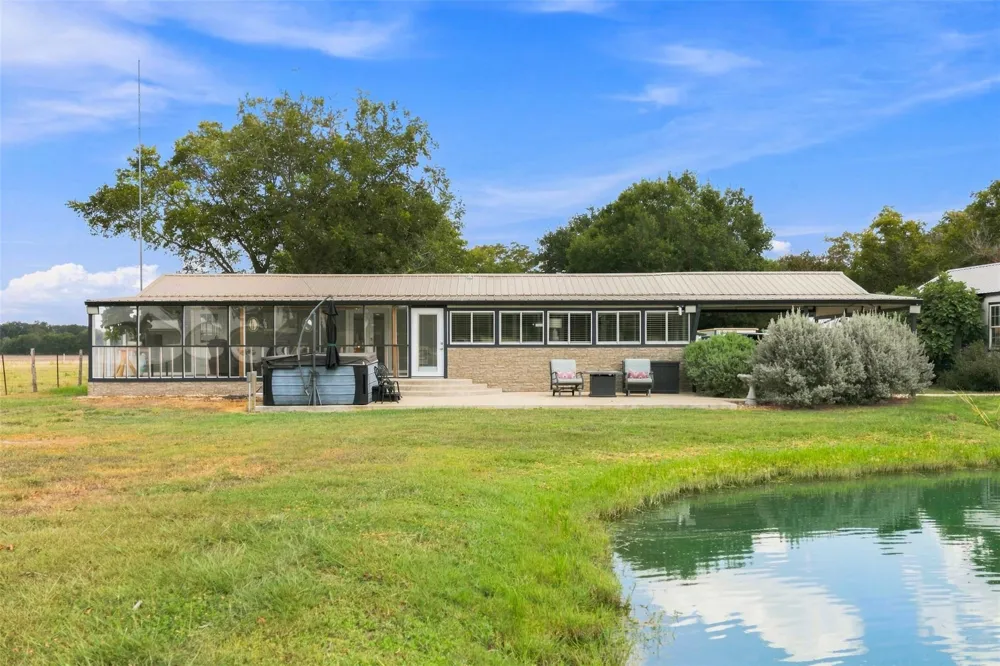 2840 Riverwood Road Gonzales, TX 78629
