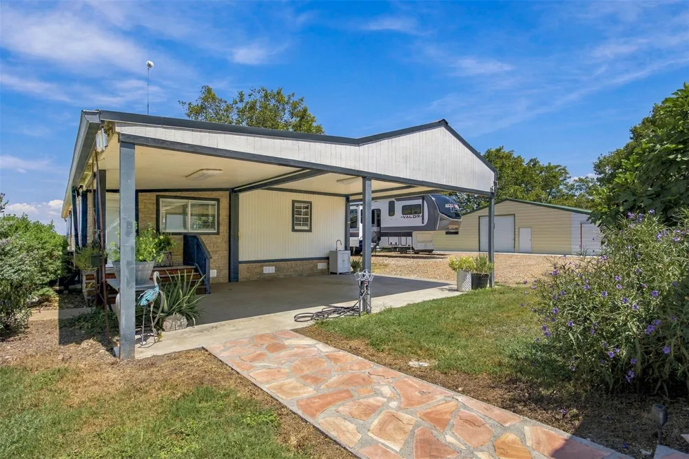 2840 Riverwood Road Gonzales, TX 78629