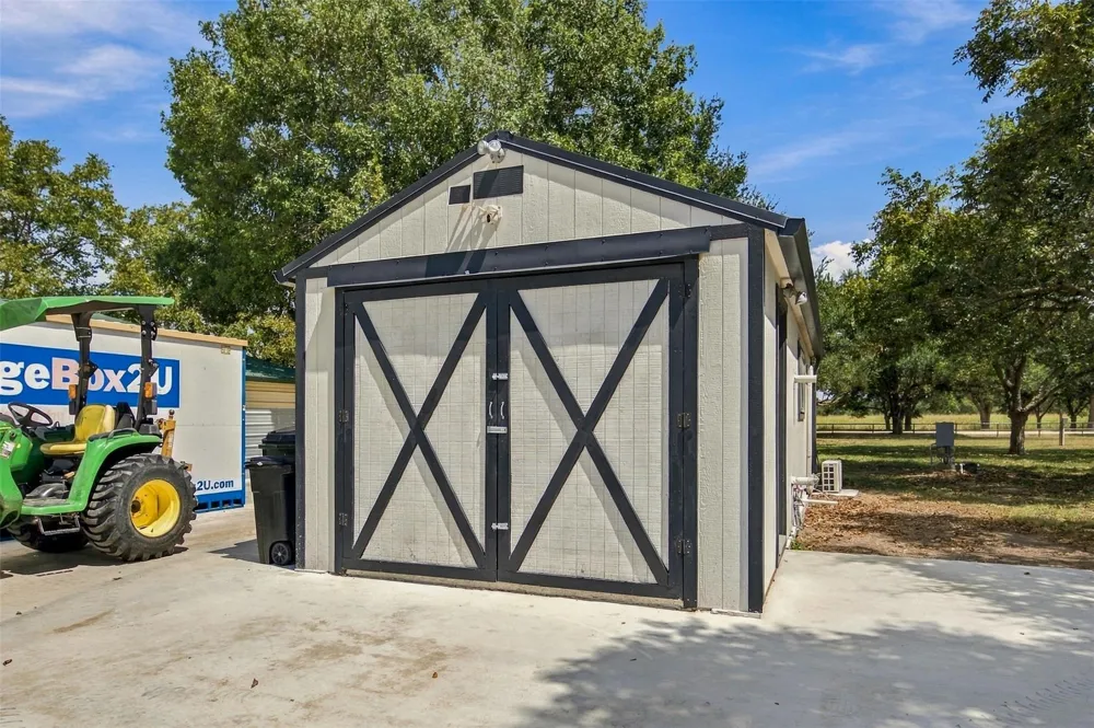 2840 Riverwood Road Gonzales, TX 78629