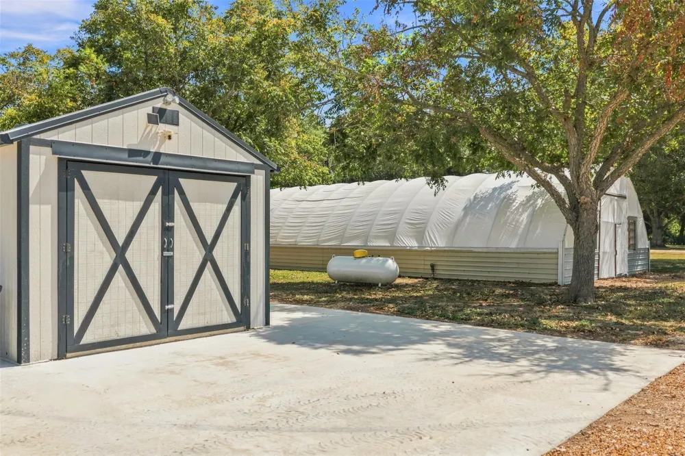 2840 Riverwood Road Gonzales, TX 78629
