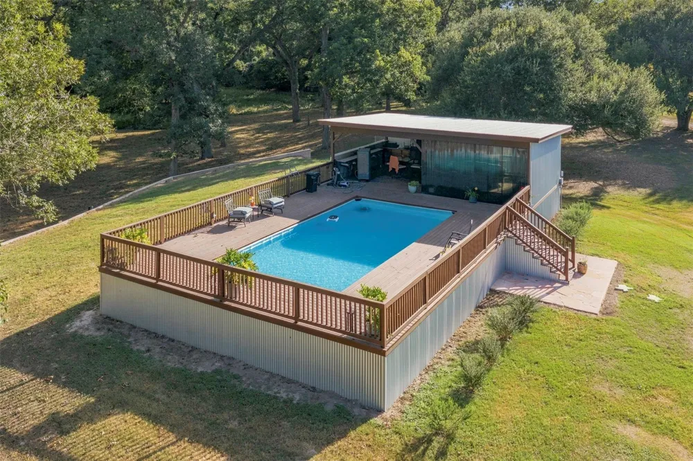 2840 Riverwood Road Gonzales, TX 78629
