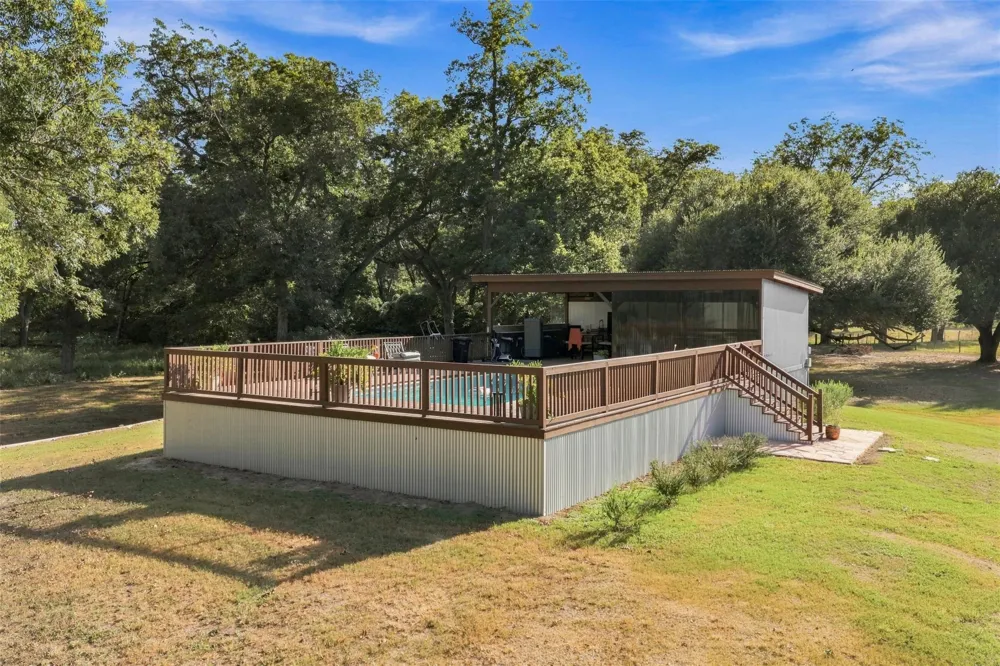 2840 Riverwood Road Gonzales, TX 78629
