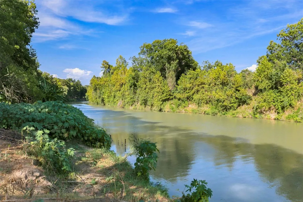 2840 Riverwood Road Gonzales, TX 78629