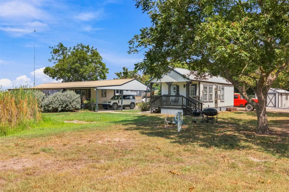 2840 Riverwood Road Gonzales, TX 78629