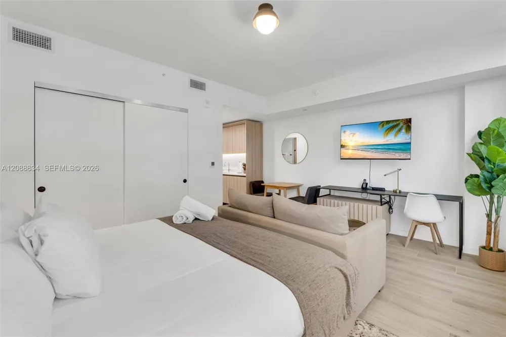 225 Miami Ave #2208 Miami, FL 33128