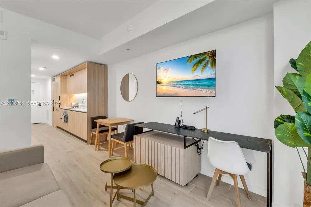 225 Miami Ave #2208 Miami, FL 33128