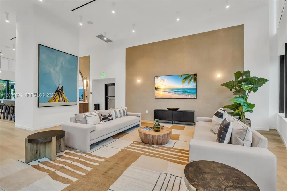225 Miami Ave #2208 Miami, FL 33128