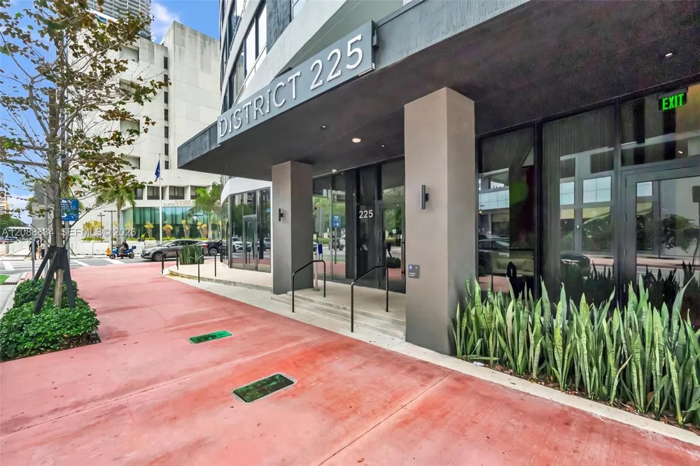 225 Miami Ave #2208 Miami, FL 33128