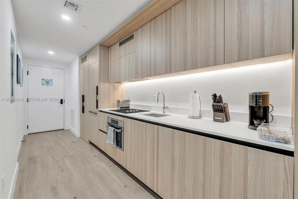 225 Miami Ave #2208 Miami, FL 33128