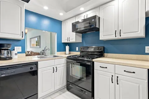 113 ROYAL PARK DRIVE #4E