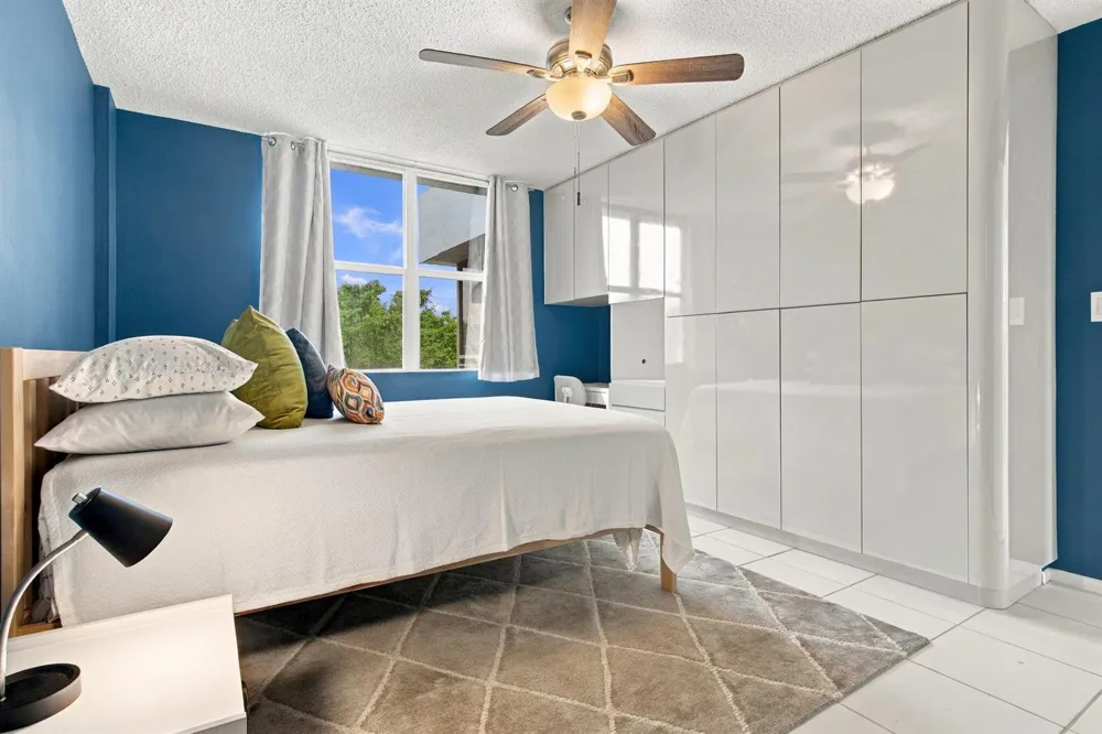 113 ROYAL PARK DRIVE #4E Oakland Park, FL 33309