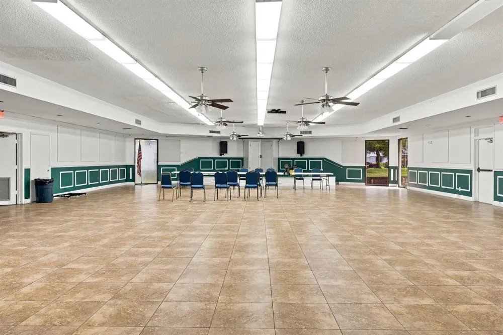 113 ROYAL PARK DRIVE #4E Oakland Park, FL 33309