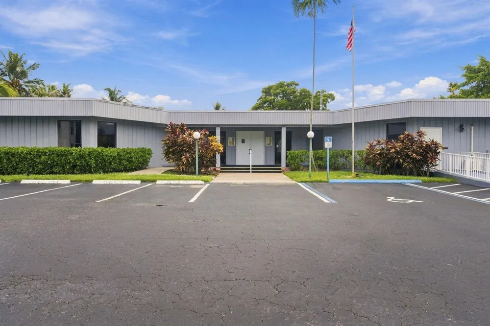 113 ROYAL PARK DRIVE #4E Oakland Park, FL 33309