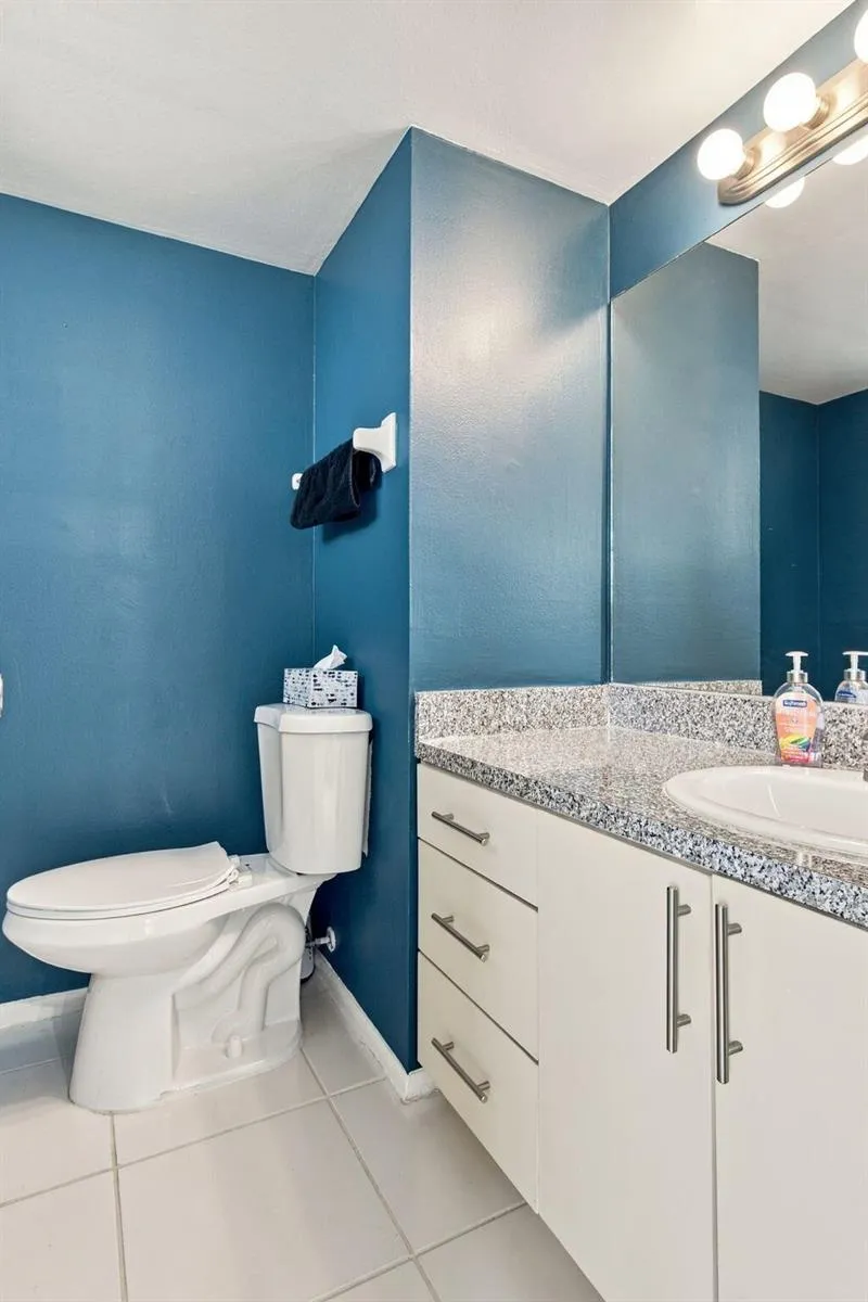 113 ROYAL PARK DRIVE #4E Oakland Park, FL 33309