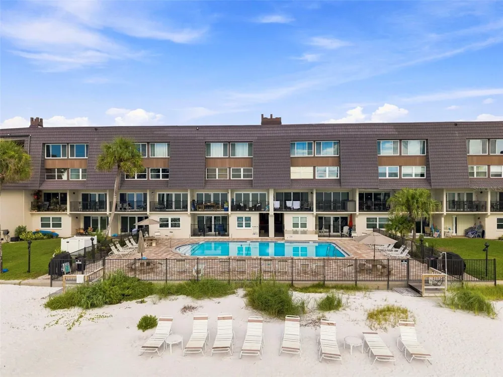 60 GULF BOULEVARD #402 Indian Rocks Beach, FL 33785