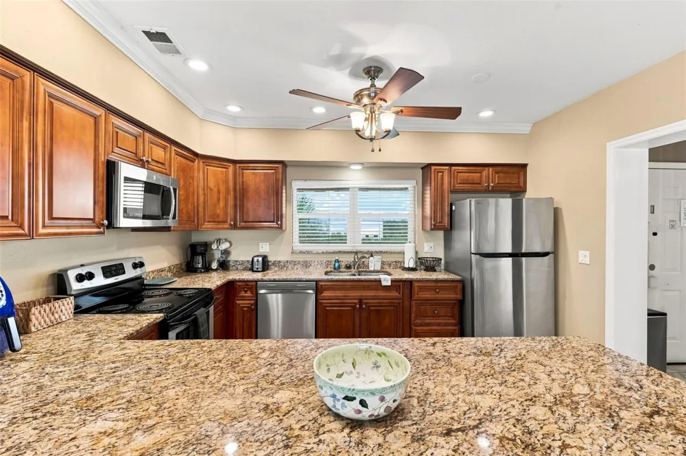 60 GULF BOULEVARD #402 Indian Rocks Beach, FL 33785
