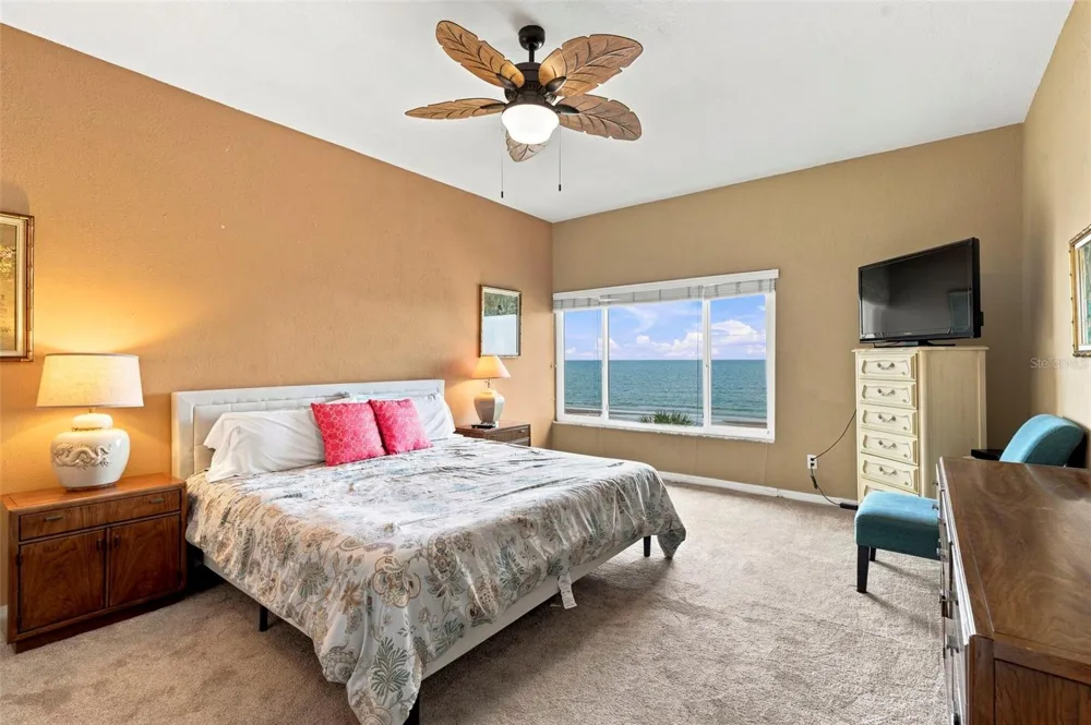 60 GULF BOULEVARD #402 Indian Rocks Beach, FL 33785