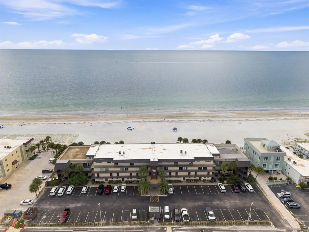 60 GULF BOULEVARD #402 Indian Rocks Beach, FL 33785