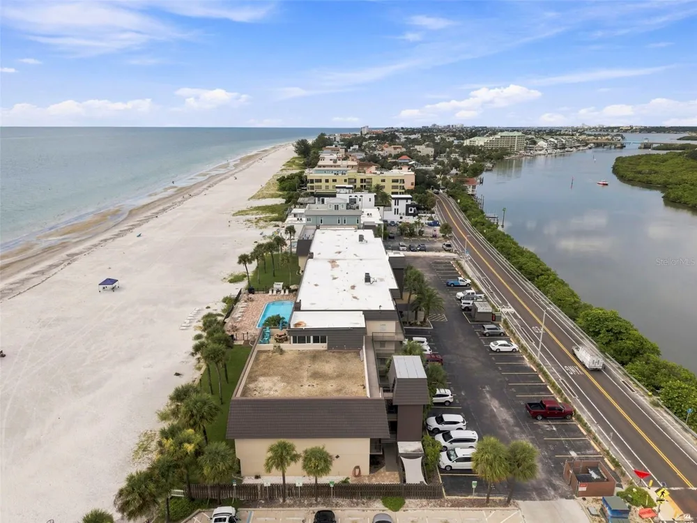 60 GULF BOULEVARD #402 Indian Rocks Beach, FL 33785