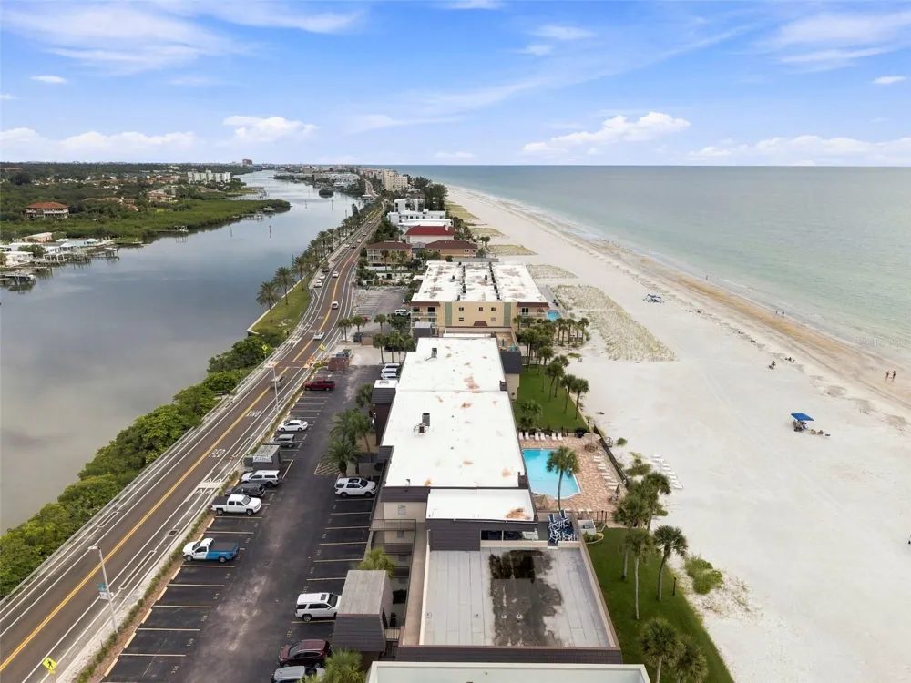 60 GULF BOULEVARD #402 Indian Rocks Beach, FL 33785
