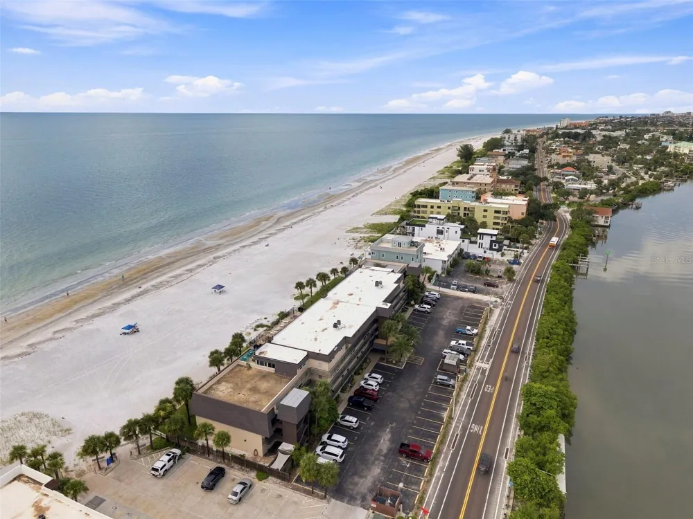 60 GULF BOULEVARD #402 Indian Rocks Beach, FL 33785