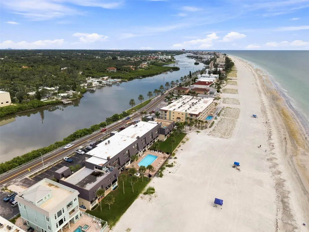 60 GULF BOULEVARD #402 Indian Rocks Beach, FL 33785