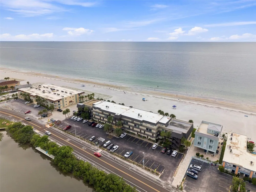 60 GULF BOULEVARD #402 Indian Rocks Beach, FL 33785