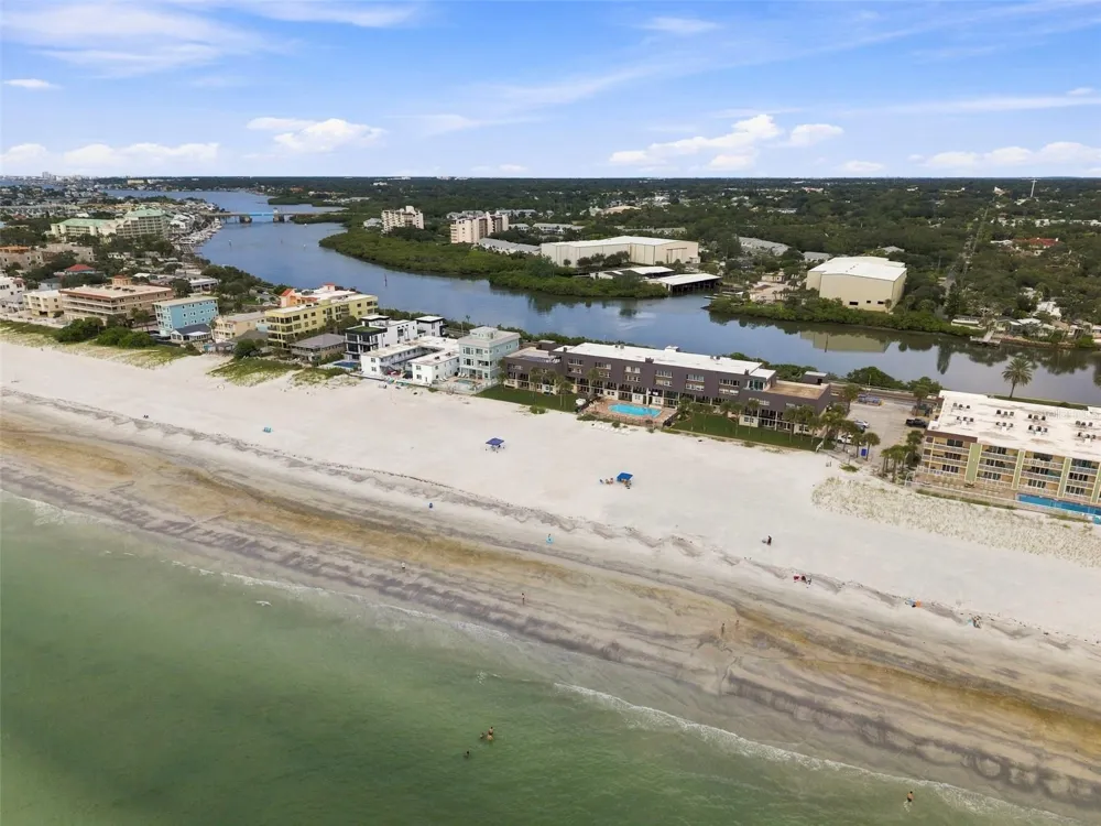 60 GULF BOULEVARD #402 Indian Rocks Beach, FL 33785