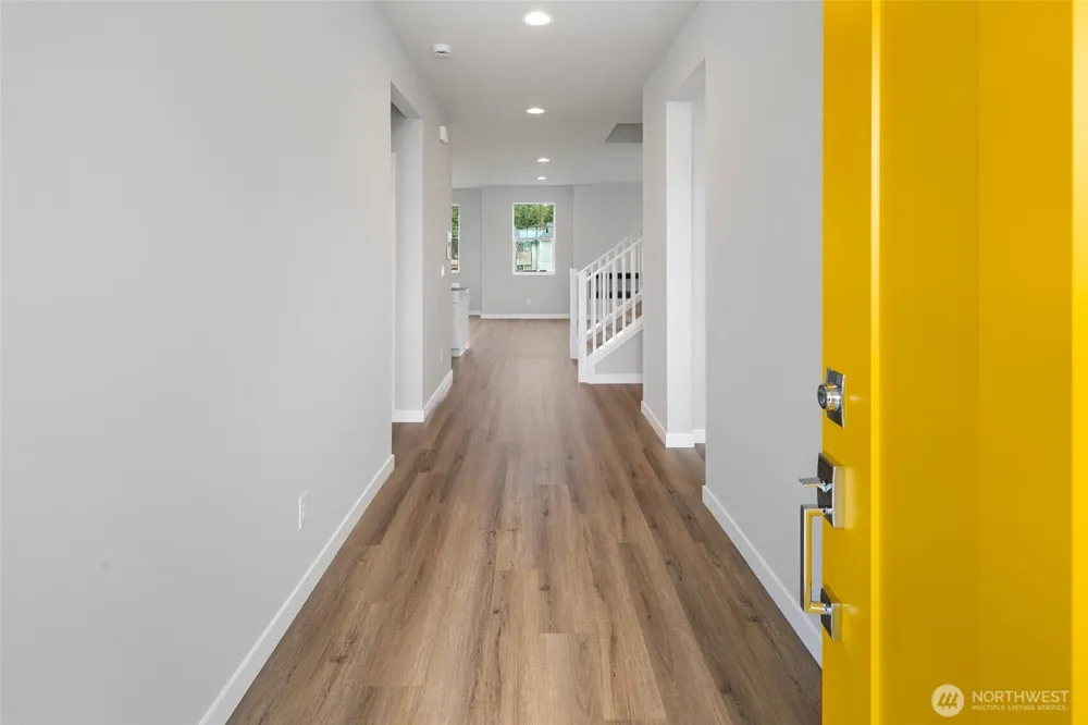 592 SW 97th Street #2 Seattle, WA 98106