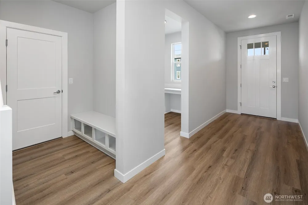 592 SW 97th Street #2 Seattle, WA 98106