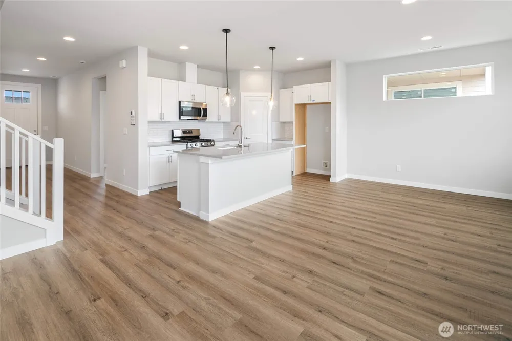 592 SW 97th Street #2 Seattle, WA 98106