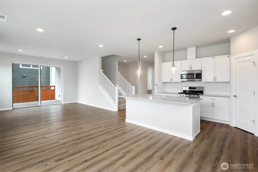 592 SW 97th Street #2 Seattle, WA 98106