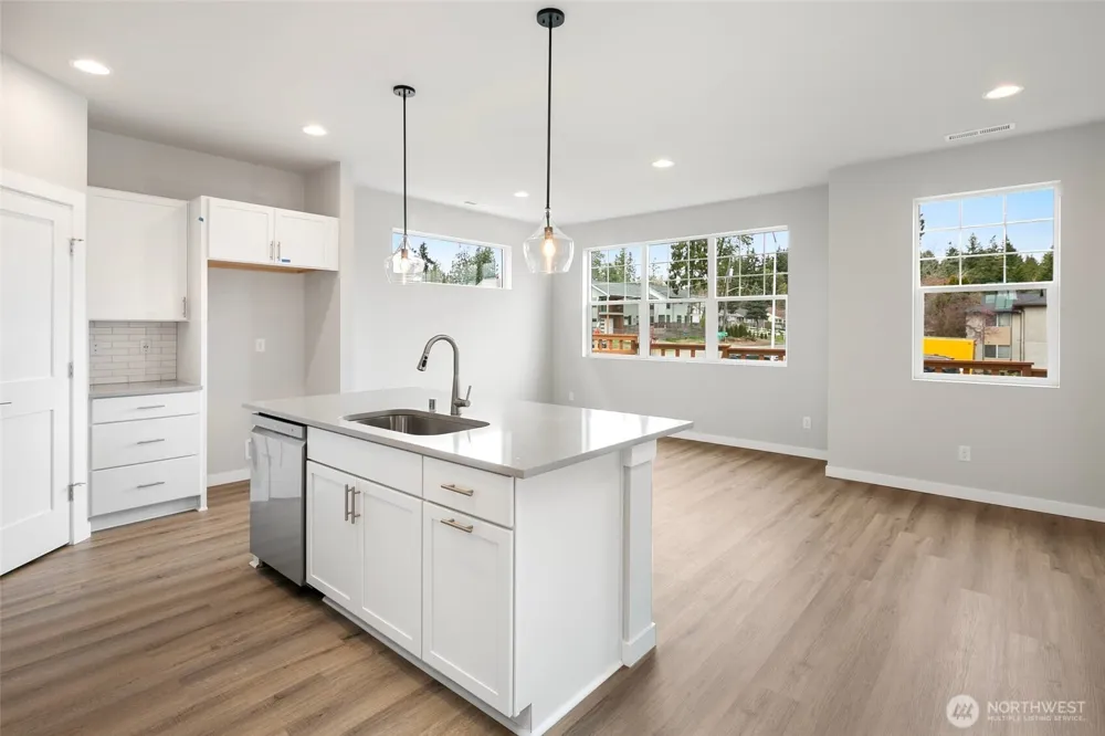 592 SW 97th Street #2 Seattle, WA 98106