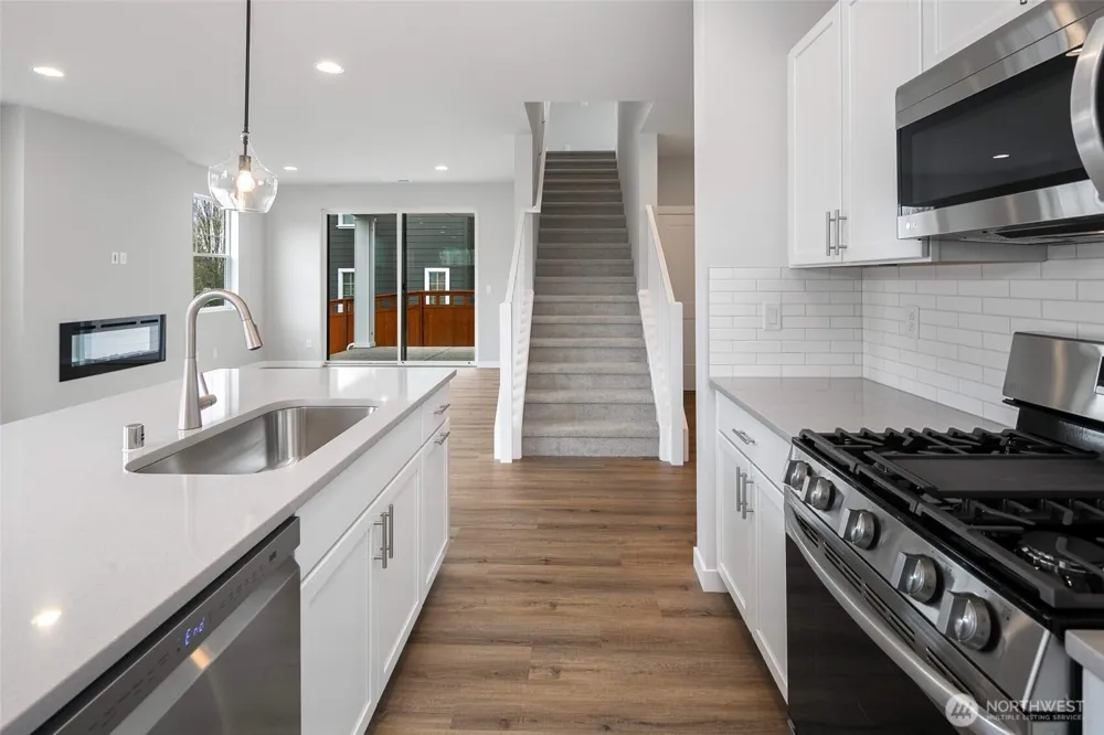 592 SW 97th Street #2 Seattle, WA 98106