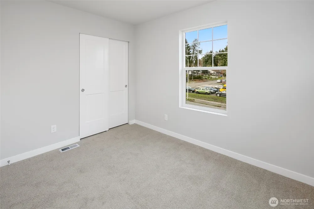 592 SW 97th Street #2 Seattle, WA 98106