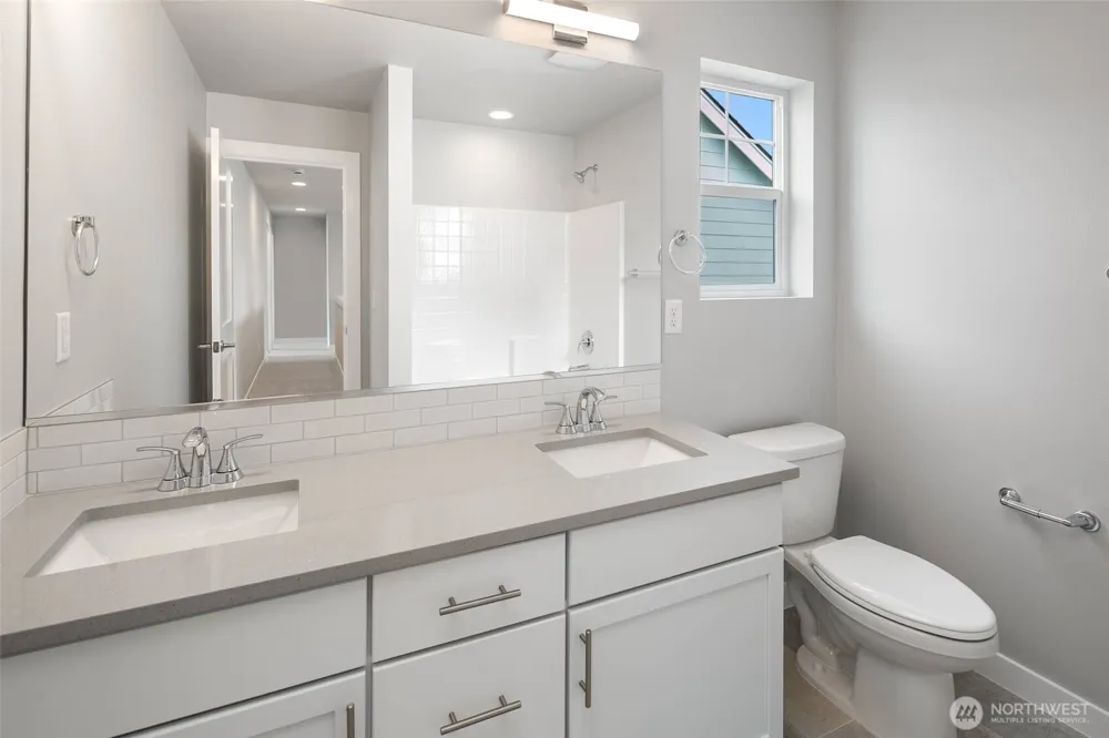 592 SW 97th Street #2 Seattle, WA 98106