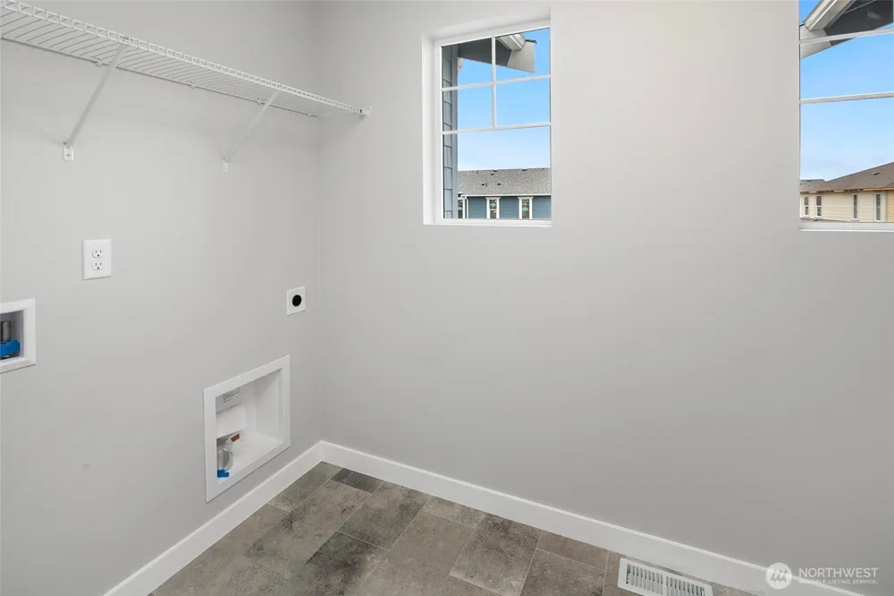 592 SW 97th Street #2 Seattle, WA 98106